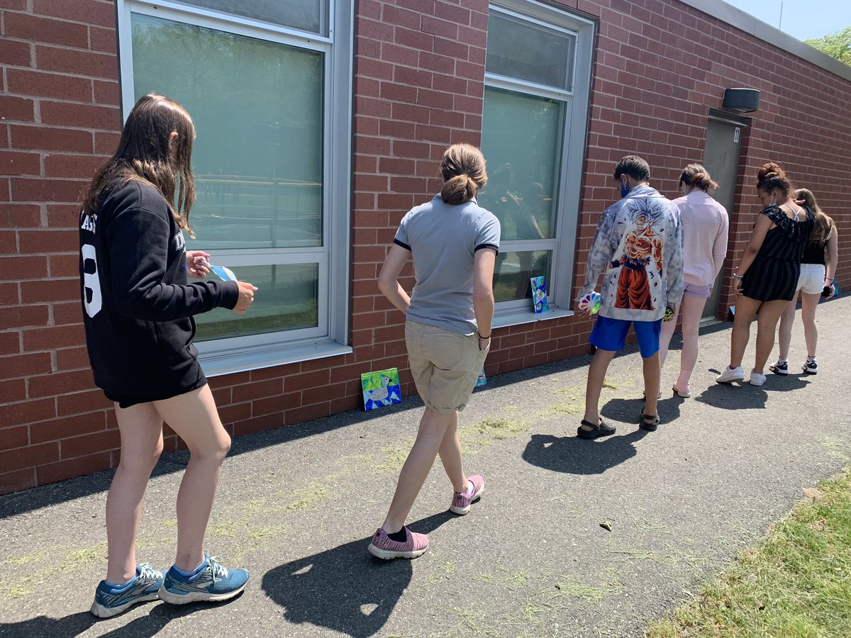 Gorgeous day = Outdoor Gallery Walk ☀️