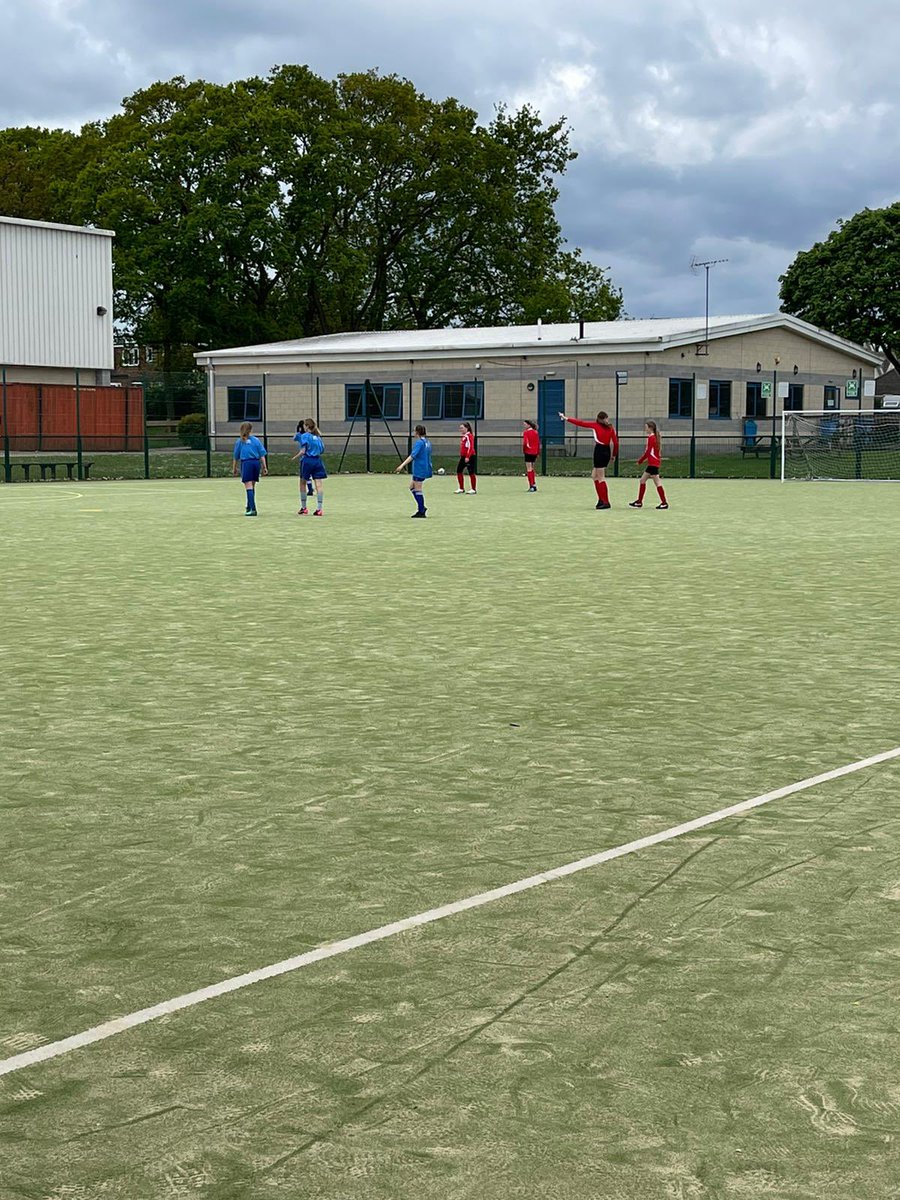 FitzWimarcPE's tweet photo. ⚽️ Well done to our Year 7 girls football team who won 8-1 in their first game today! Great work girls 💪 Looking great in their new kit kindly sponsored by Emersons 😊 https://t.co/TsEispZaXj