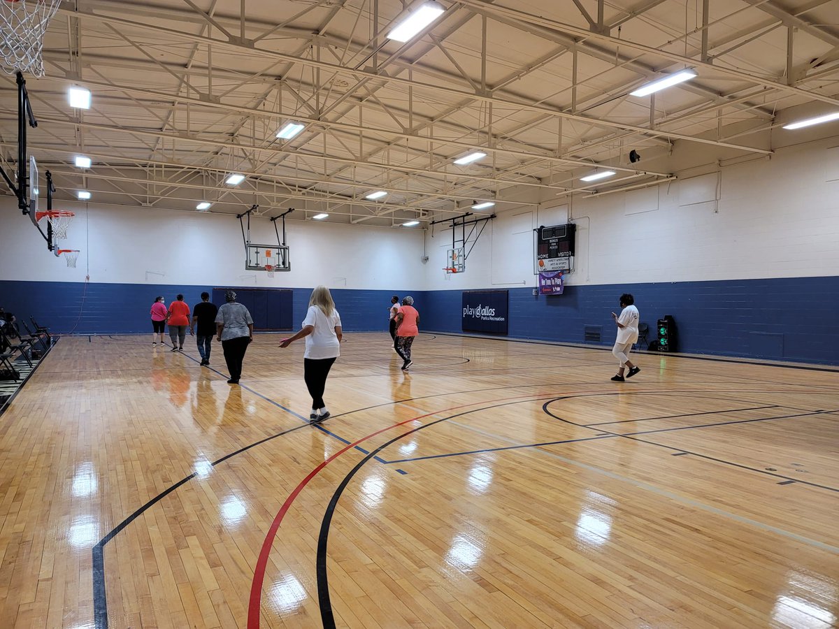 DPDSENPO's tweet photo. Southeast NPOs line dancing with senior citizens this morning at the Pleasant Oaks Rec Center. #10929 @AShawDPD @DPDChiefGarcia @DallasPD https://t.co/kdctboTbqJ