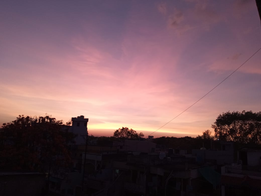 TembhurneRaksha's tweet photo. Golden sky💛💛💛💛
#Cloudsview
#sunsetphotography https://t.co/9UUTUt1K2C
