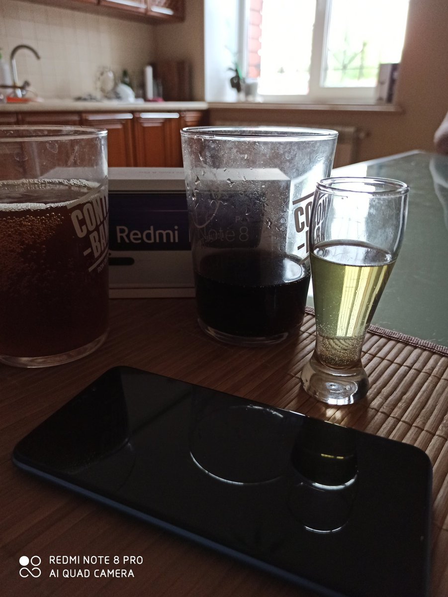 Когда твой верный  друг случайно утонул в ведре, не скупить, проводи его с почетом😢