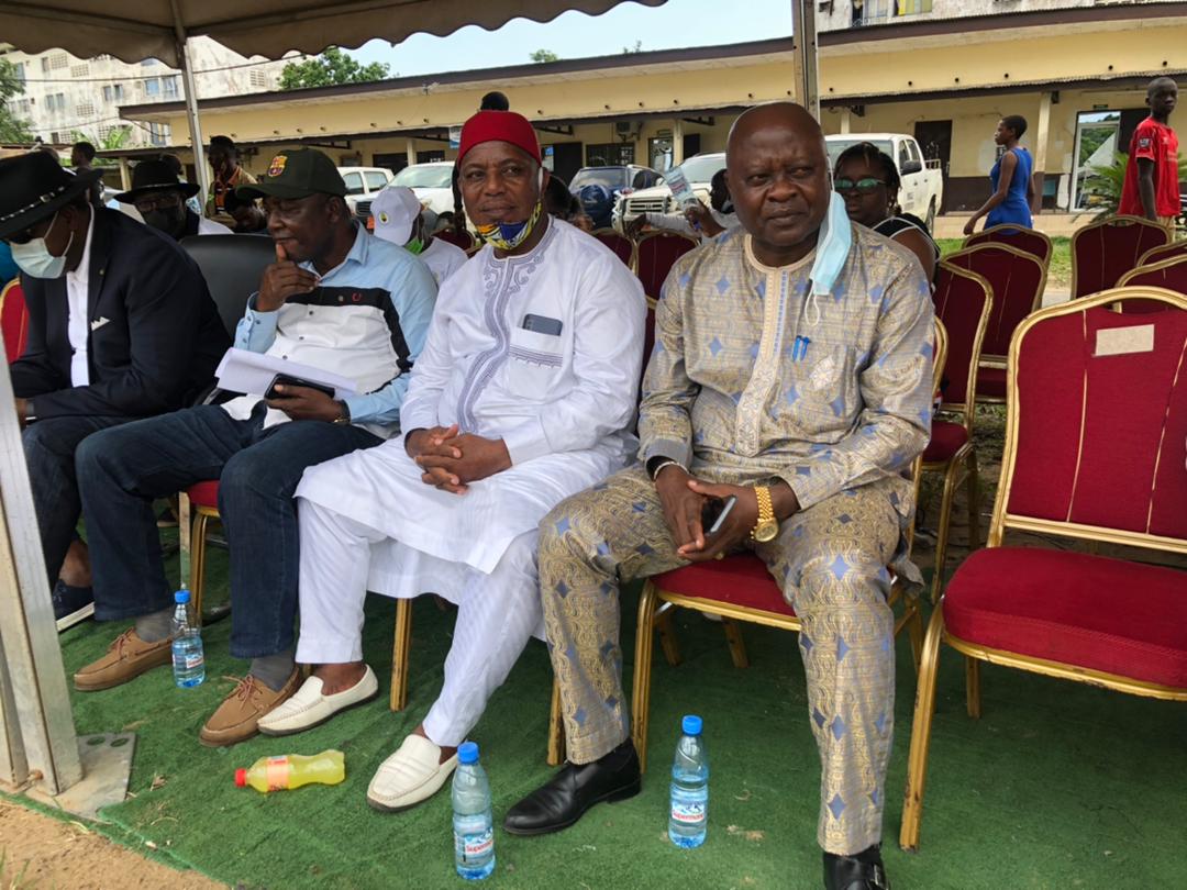 mairiedla3's tweet photo. L'association sportive @mairiedla3 s'est qualifiée hier soir pour la finale en éliminant respectivement:Douala 1er et la CUD. La finale opposera, l'incontournable #Douala3 à la surprenante #Douala5, très futée sur les arrêts de balles. Rencontre⚽️⚽️ en cours depuis 12h à Bependa https://t.co/5mFT551IRO
