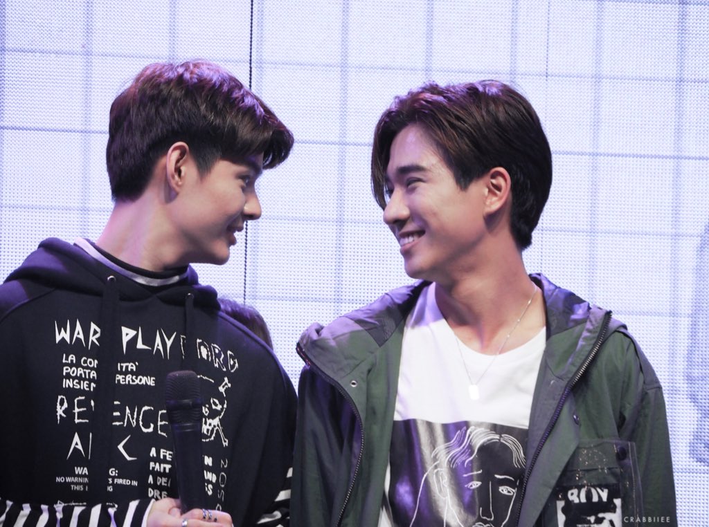 PSSLOOKS's tweet photo. we always waiting for you #PerthSaint520Trigon #PerthSaintSation https://t.co/oEq9ajQGbt