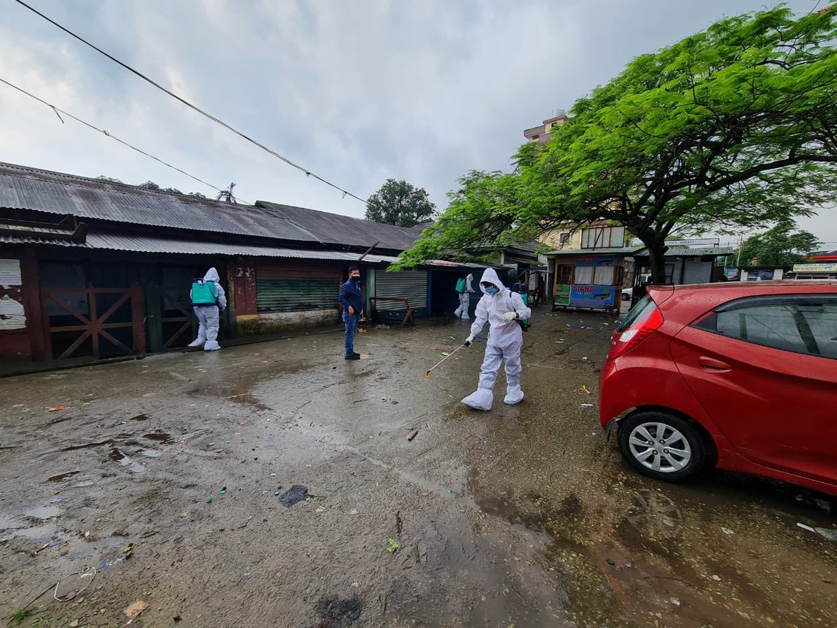 east_siang's tweet photo. No Deterrance whatever May be the weather...Front line workers and Health Care Workers standing guard towards #FightAgainstCOVID19 Fighting challenges despite incessant rains! https://t.co/5QTTtcnyy5