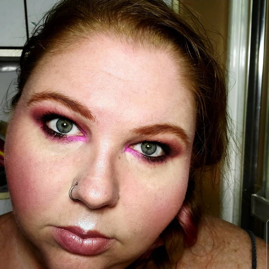 MaskaraCakes's tweet photo. Makeupppppppp https://t.co/2vnWMDW2BL