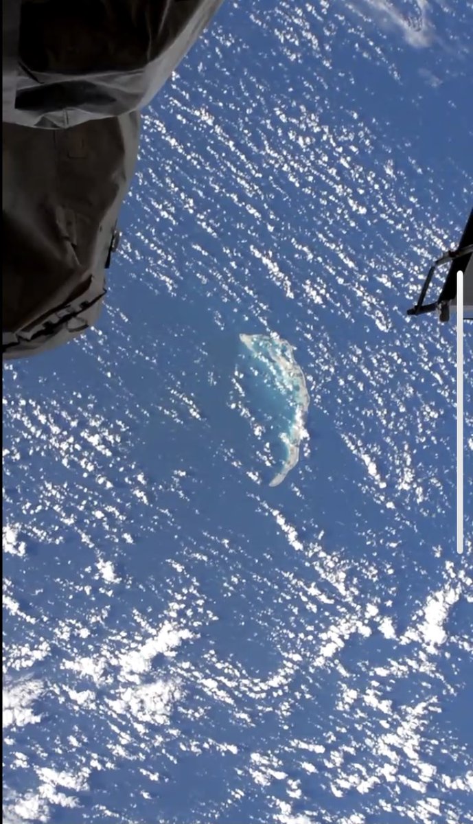 🛰La station spatiale internationale (ISS) est passée au-dessus de La Réunion et de l'île Rodrigues ce jeudi 20 mai 2021. Thomas Pesquet (cc @thom_astro ) est passé à 15H13  au-dessus de nos têtes puis une minute plus tard au-dessus de celles des habitants de l'ile Rodrigues.