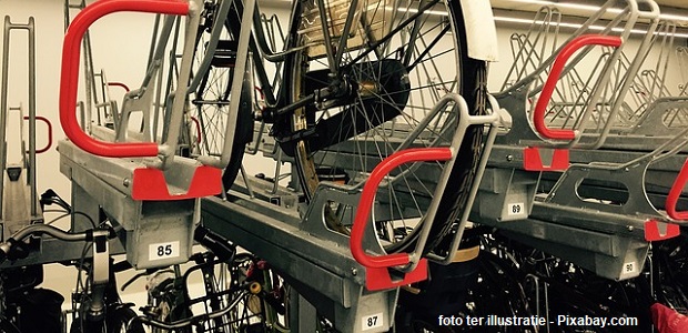 Uit een een online enquête over fiets stallen uitgevoerd door de stad Mechelen en Fietsersbond blijkt dat er een duidelijke wens is naar meer fietsenstallingen in de Mechelse binnenstad.

radioreflex.be/2021/05/20/pro…