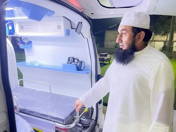 ShahabSpeaks's tweet photo. خبردار کسی نے MTJ فاؤنڈیشن کی ان ایمبولنسز کے تصاویر شئیر کیں تو۔ بس برانڈ کے ذریعے حلال کاروبار پر تنقید کی اجازت ہے۔

واہ رے منافقت https://t.co/8WnpAgUYxp