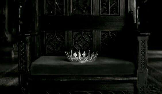 TheReaperQueenM's tweet photo. บัลลังก์...

คำๆนี้ผุดขึ้นมาในหัวของราชินียมทูตผู้ร้างลาไปนานจากที่​ๆเคยอยู่​ สายตาเย็นชาจับจ้องที่นั่งอันว่างเปล่าด้วยความรู้สึกนานับประการ

เรียวมือกำเคียวประจำกายแน่น​ คมมีดของมันยังคงวาววับในความมืดมนอนธการ​ แต่ยามนี้มันกลับสว่างไสวด้วยเปลวไฟที่ลุกโชนในดวงเนตรสีเพลิงนั้น.. https://t.co/oA0j8cuv1o