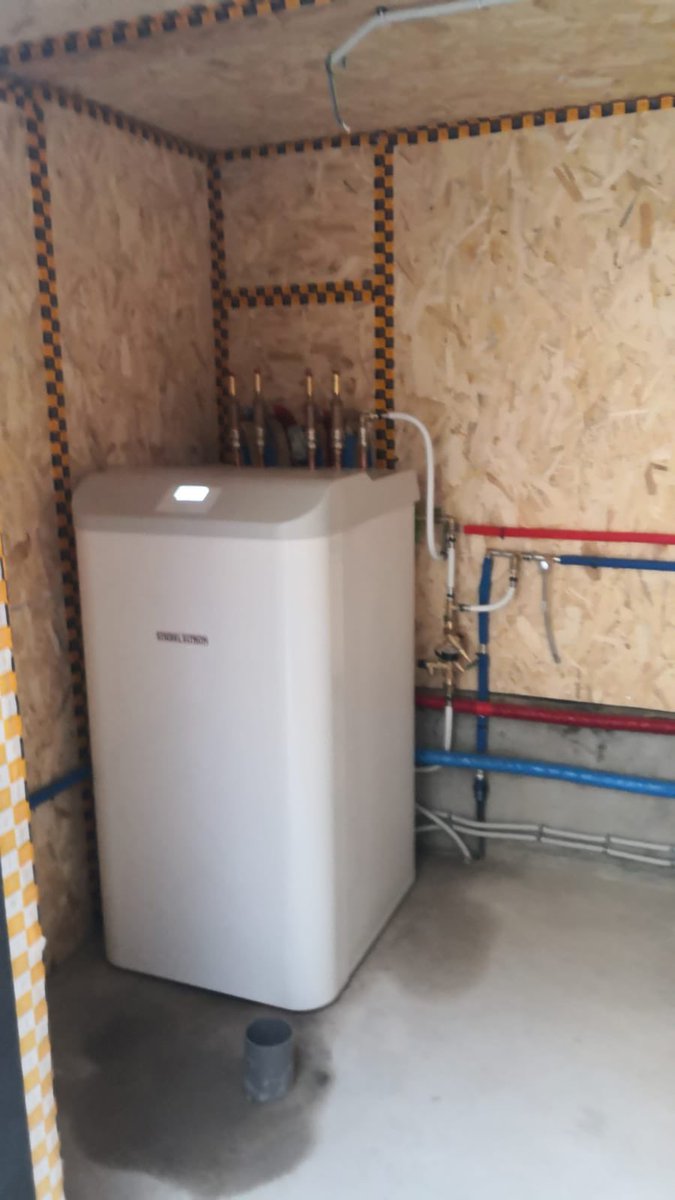 Seguimos! Esta vez <a href="/GRUPINSTEC/">GRUPINSTEC</a> dándolo todo! 2 máquina a la semana! <a href="/StiebelEltron/">STIEBEL ELTRON</a> #aerotermia #EficienciaEnergética #calidad En tierra de vinos...