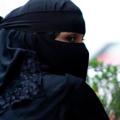 الكل يعمل اعاده تغريده لكل تغريداتي لو تحسوني يستاهل🙄☺️