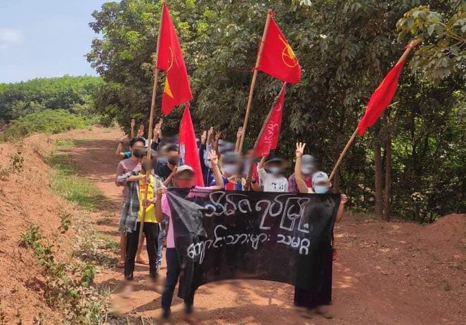 The students' union in Theinzayat, Kyaikto Township, staged a protest this evening (May 20) against the<a href="/tag/milkteaalliance"class="tags"><span>#milkteaalliance</span></a><a href="/tag/whatshappeninginmyanmar"class="tags"><span>#whatshappeninginmyanmar</span></a><a href="/tag/may20coup"class="tags"><span>#may20coup</span></a>