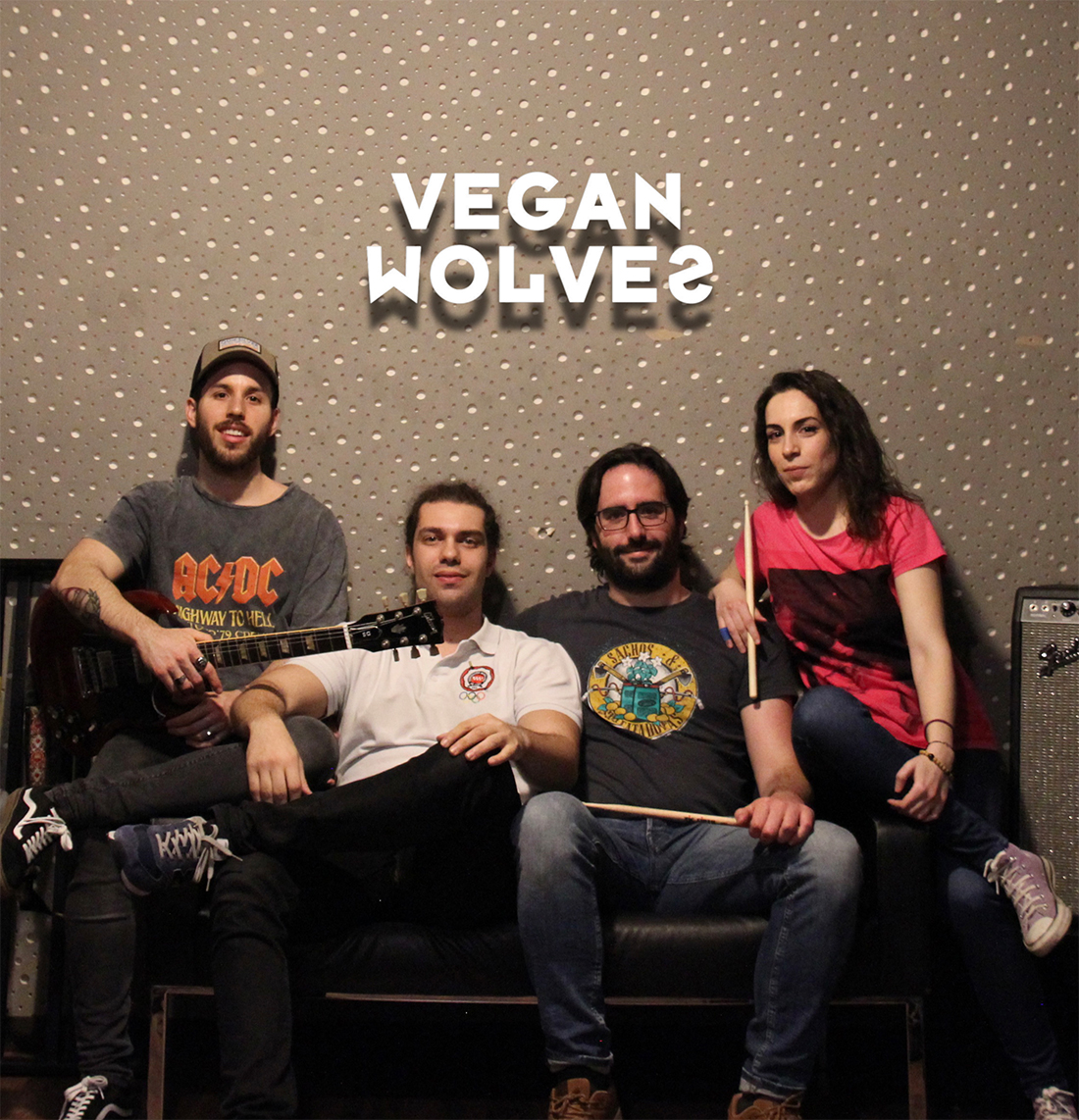 musica_caminos's tweet photo. @VeganWolvesBand nos presenta en Caminos de la Música su LP titulado "Jukebox", un LP de 8 canciones totalmente auto-producido y publicado el pasado 26 de marzo. 
https://t.co/jpK4nnhpNw https://t.co/yYX3p8wUDC