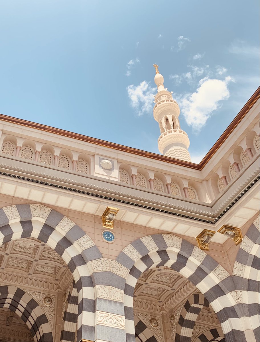 '
في مدينتهِ ﷺ
كل شيء يذكّرك بهِ ()

الحمدلله على نعمة المدينه ..♥️🌱