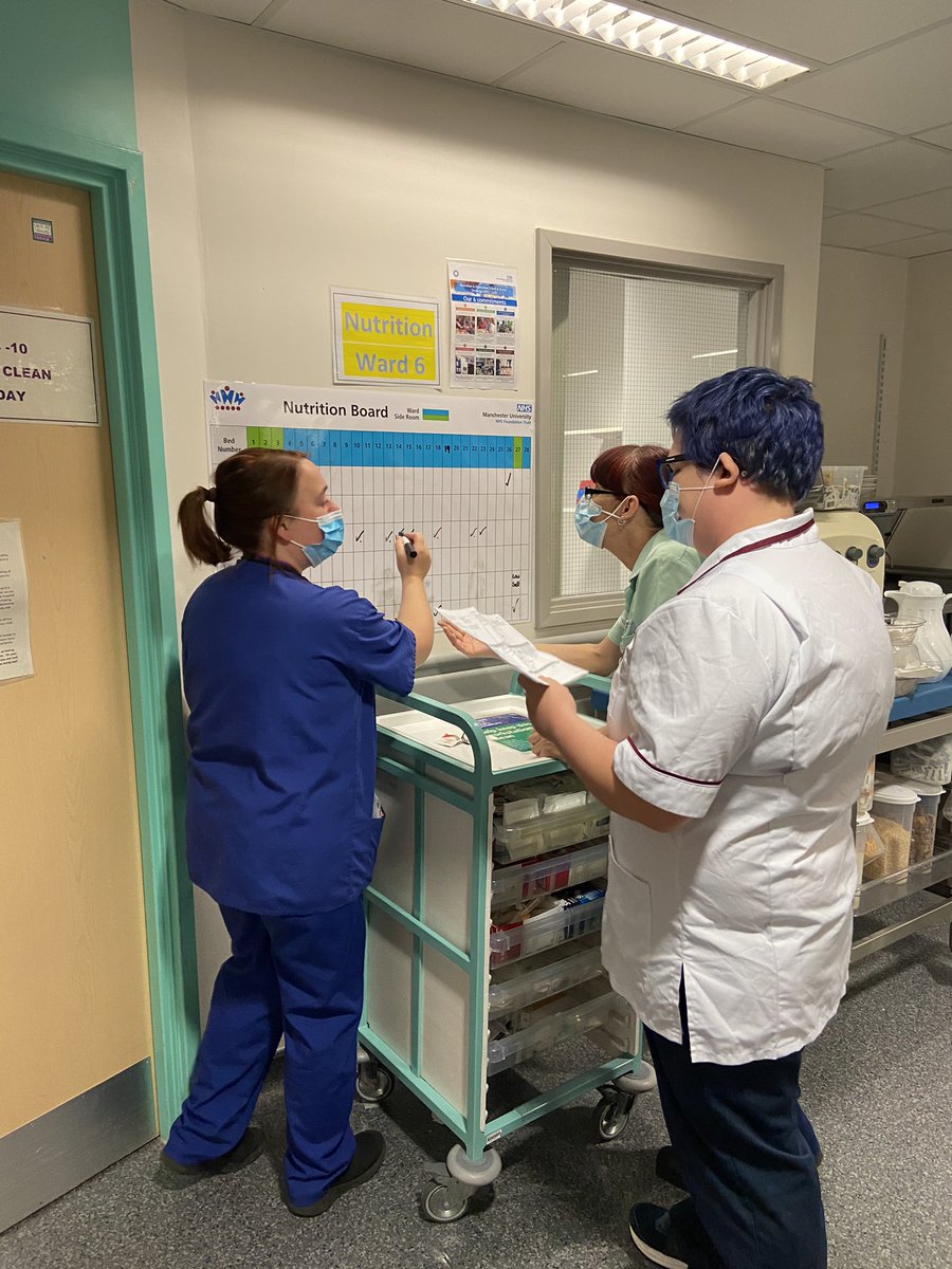 The staff updating our essential nutrition board discussing the patients needs on ward 6 #AchievingExcellence #24HoursatMRI