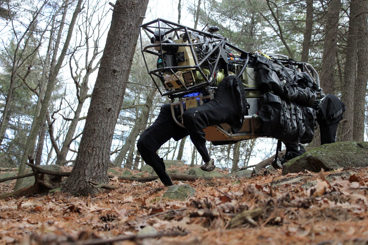 SligoStreet's tweet image. DARPA hopes to use climbing and flying robots to create mesh radio networks for warfighters operating in dense jungles and other difficult environments @DARPA sligostreet.com/2021/05/20/dar…