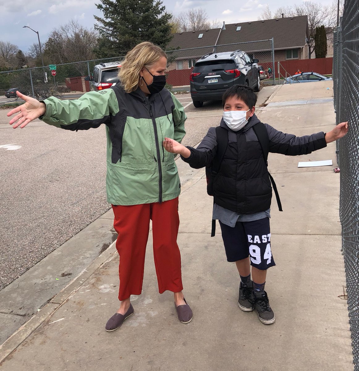 BauderPsd's tweet photo. The sun is shining and Mrs. McDonald and a friend are excited to direct you into school today! 
#psdtogether https://t.co/ELq7cZb4io