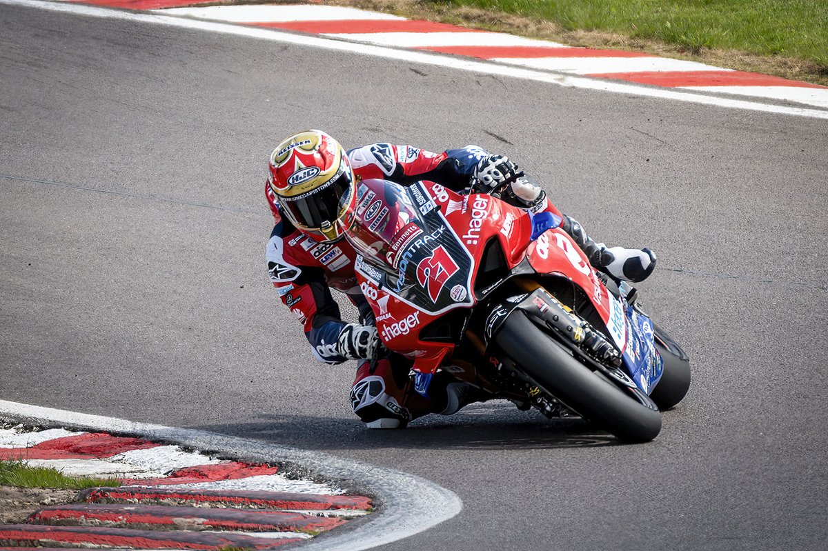 JPD_Photography's tweet photo. Great to be back @Oulton_Park yesterday for the @OfficialBSB Test day, perfect weather. @christianiddon @bennetts_bike @PBM_Team https://t.co/SRPKq2FMcm