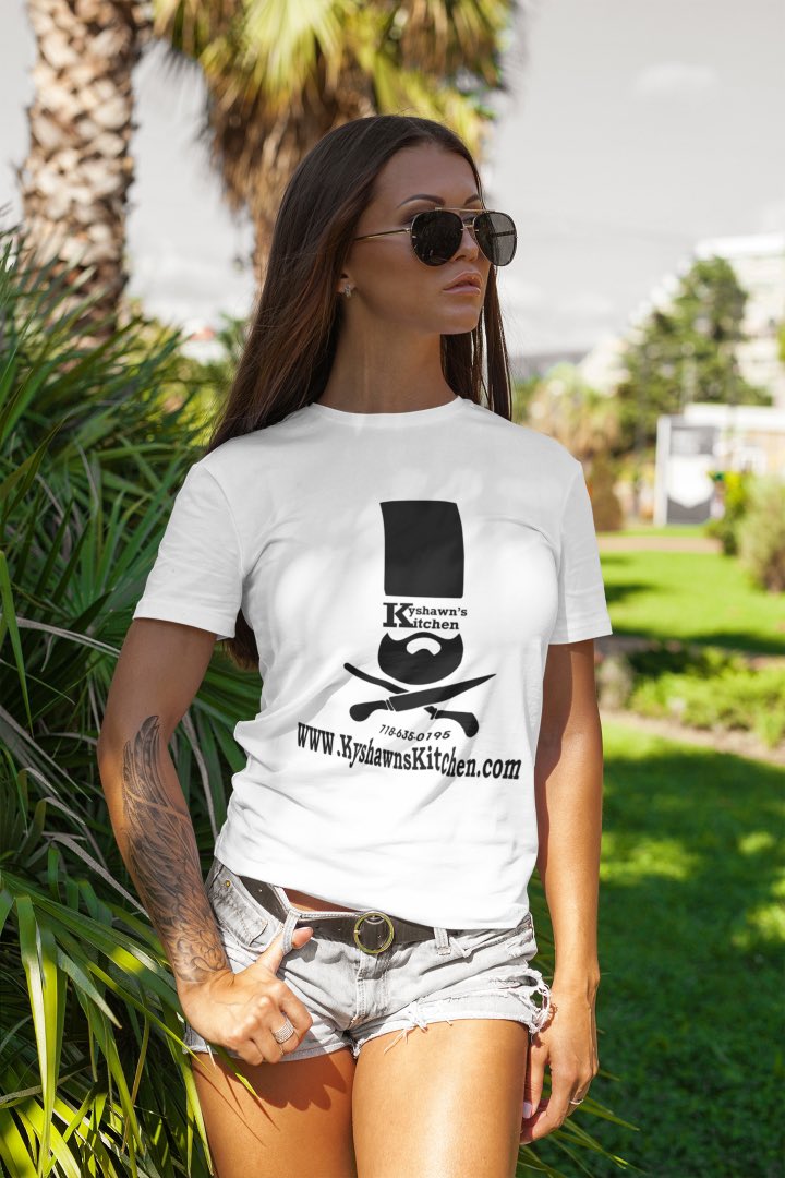 ChefKy3's tweet photo. Merchandise Dropping July 17 2020! #Kyshawnskitchen #tshirt #tshirtdesign #tshirtslovers #maskssavelives #masks #maskup #buyblack #blackownedbusiness #blackbusiness #blackbussinessowner #foodie #photooftheday #photoshoot #Merchandise #merchandising #merchdrop #merch https://t.co/jltS9l9lrd
