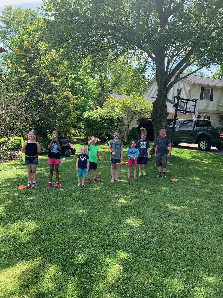 LynnRaphael's tweet photo. Great times exercising and having fun for 2nd grade virtual students on  Field Day @KenstonTES @KenstonTES_PE #kenstoninspired #bombersflytogether https://t.co/jCO69Slq1S