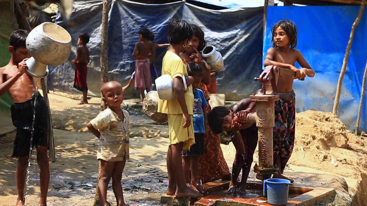 java_films's tweet photo. 🚩The #documentary ‘Exiled: the Rohingyas’ is available NOW on #VOD #WatchJavaFilms
👉 https://t.co/VRnAvdaqxL
🌎Over one million Rohingya have been forcibly displaced across the border from #Myanmar to neighbouring #Bangladesh.
#rohingyachildren #refugees #humanrights https://t.co/lpeEhTvnvR