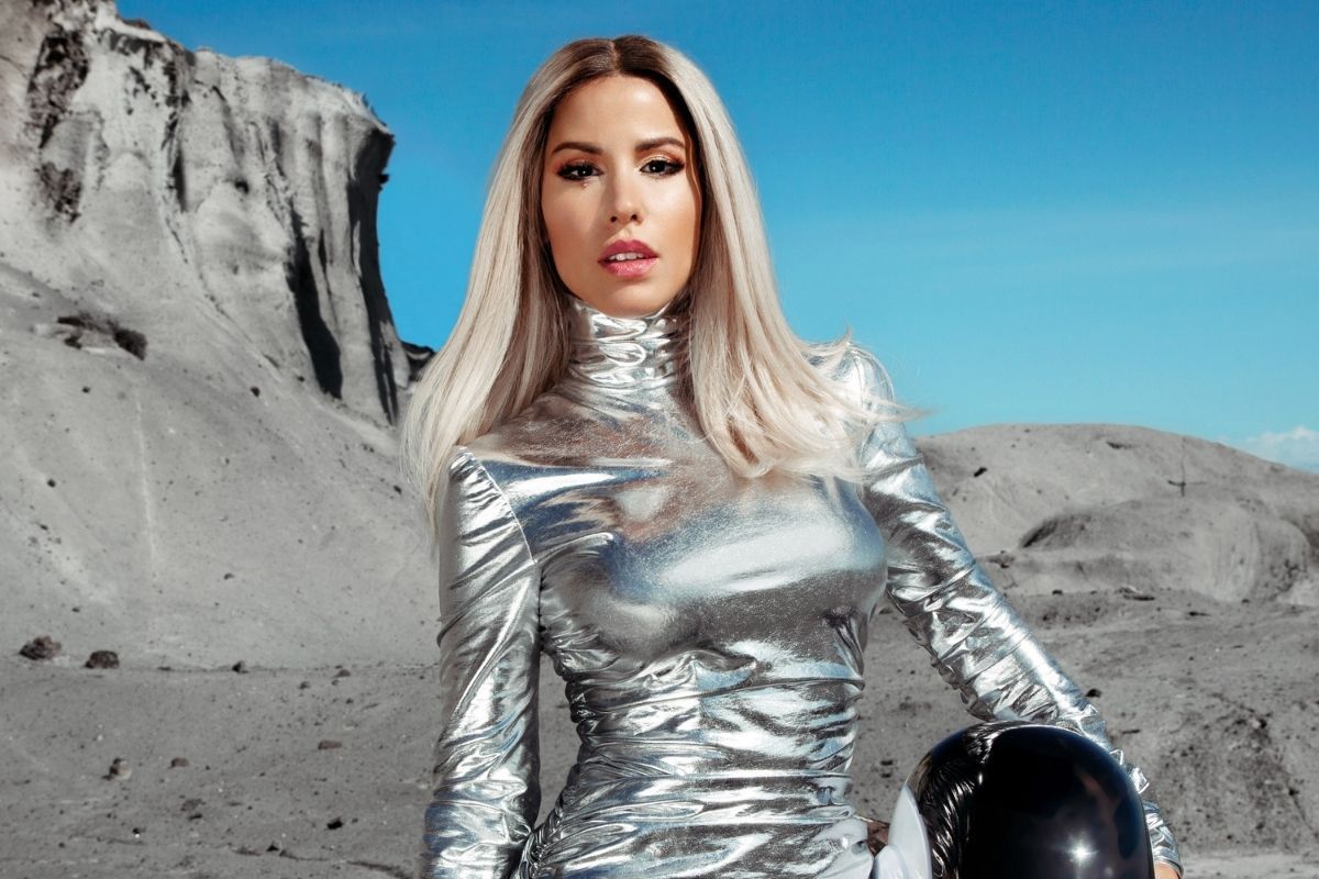 AllMusicItalia's tweet photo. "Donna sulla luna" è il titolo del nuovo album di @BABYKMUSIC. All'interno alcune super hit già note ma anche brani inediti

https://t.co/5p6UPM57fc https://t.co/XGE5e2cn0Q