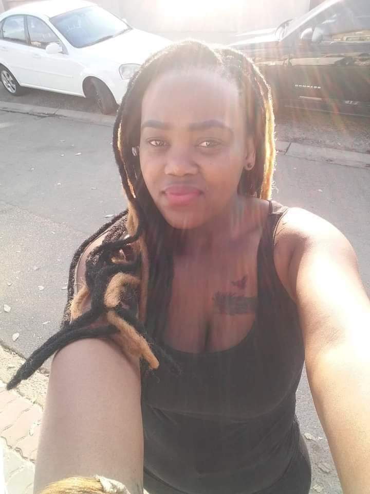 thatswaziguy's tweet image. This girl is trash. We don&apos;t need people like her 🚮 #simphiweisfound #FindSimphiweManzini