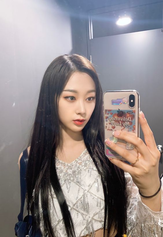 ASTLIA00's tweet photo. ⠀⠀
⠀⠀
⠀⠀ #UNVSAKALAM
#UNVARDAGULAN
#UNVSelcaDay
⠀⠀
⠀⠀ https://t.co/GmNh9UlKOd