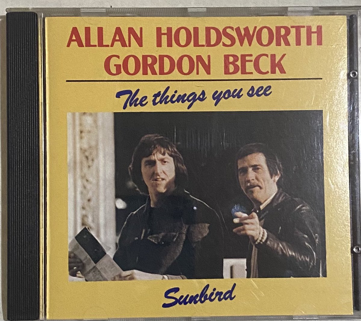 tamayuratrio's tweet photo. #allanholdsworth #gordonbeck #thethingsyousee
私の目標の1人にこのアランホールズワースさんがいるのですが彼のアコースティックプレイが素晴らしいのです☝️
本人は全然気に入ってないらしいのですがこのアルバムの演奏に憧れて今日もアコギで早弾きします☺️ https://t.co/cUrs12B4aY