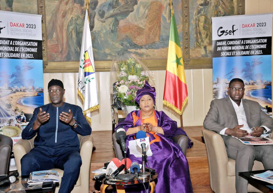 SohamElWardini's tweet photo. J’ai procédé ce matin à la déclaration de candidature de la @villededakar au Forum Mondial de l’Economie Sociale et solidaire en 2023 #GSEF2023 @Macky_Sall @ZahraIyane https://t.co/O5rSExCABR