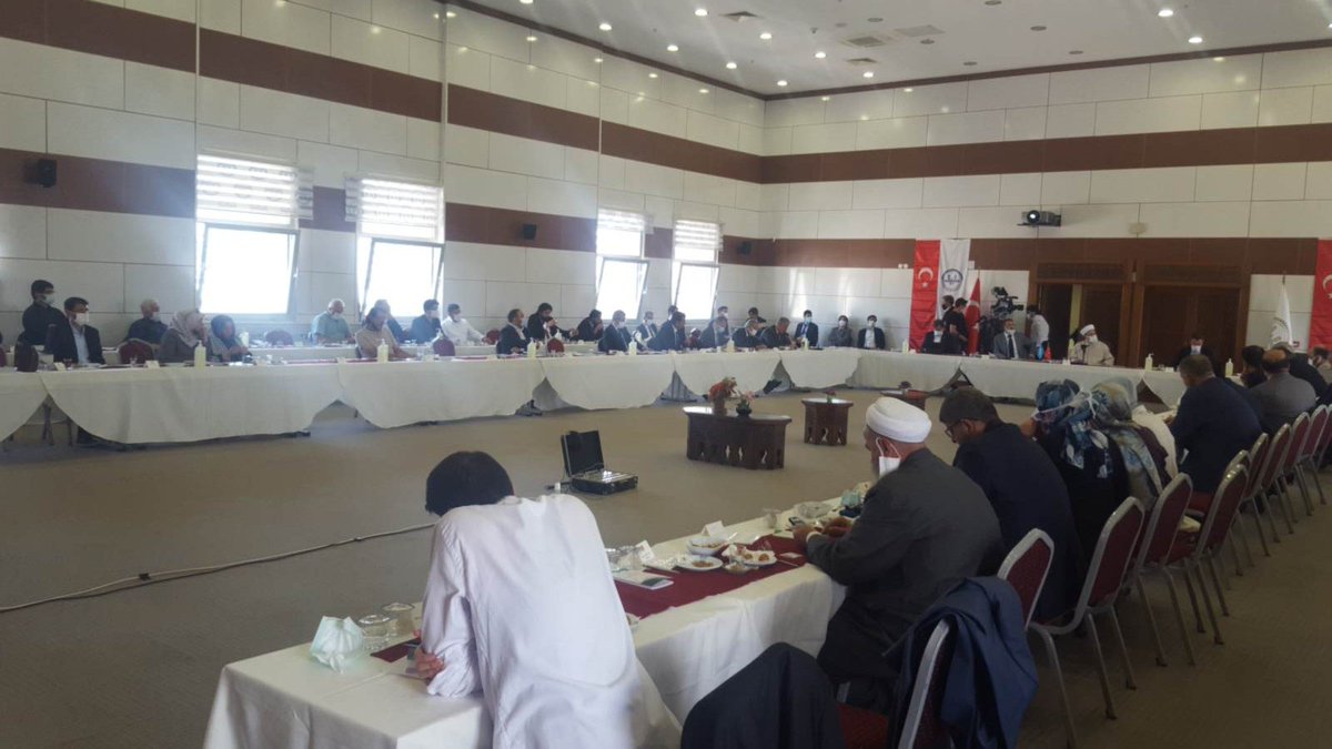 ilyaorgtr's tweet photo. #Diyanet İşleri Başkanlığı'nca düzenlenen, Prof. #AliErbaş'ın yönetiminde ve #STK temsilcilerinin katılımıyla gerçekleştirilen "#Filistinli Kardeşlerimize #Yardım Konulu #İstişare Toplantısı" devam ediyor.

#İZMİRİLYA #ilyaorgtr https://t.co/gBocYnTLIG