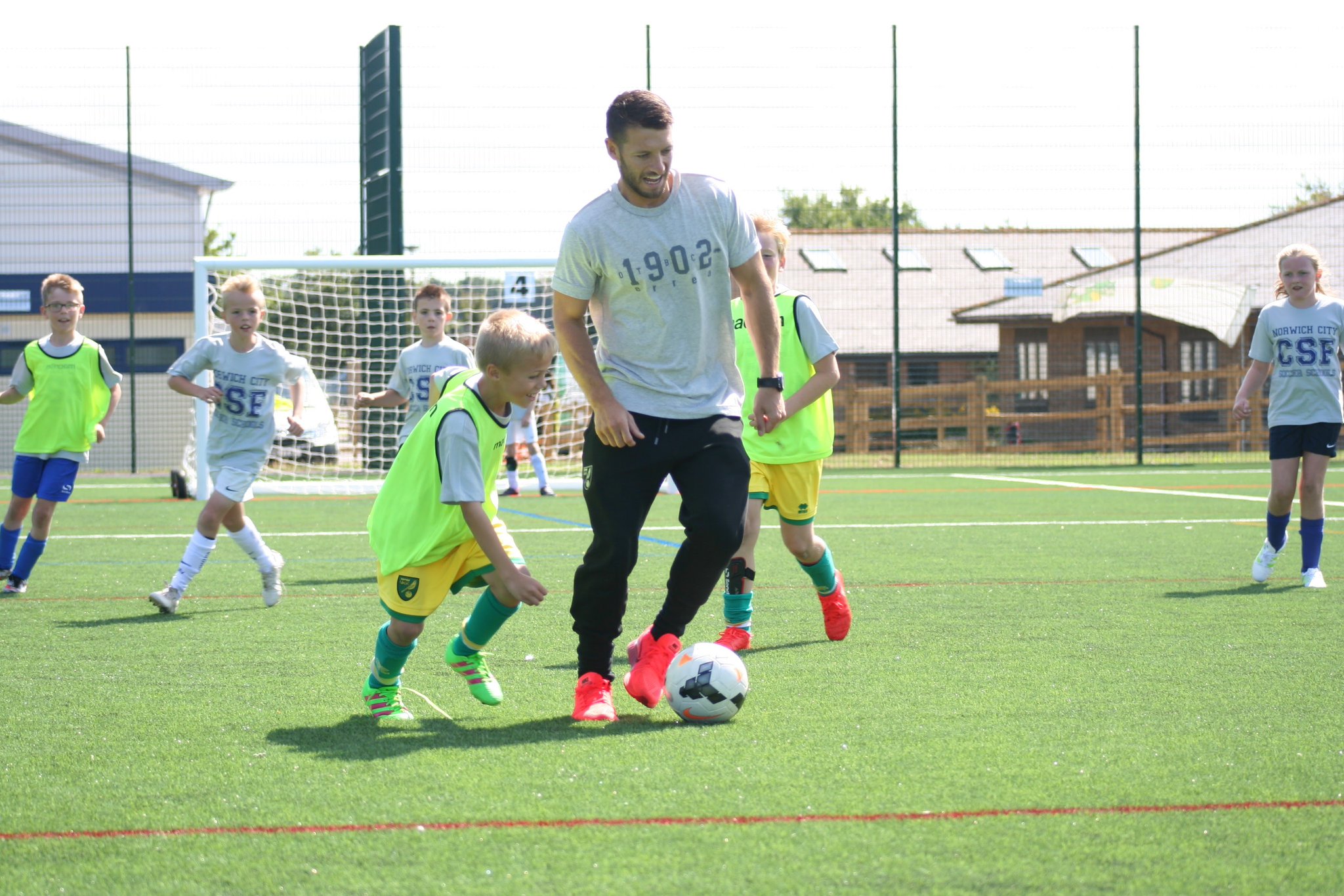 Happy birthday to the legend that is Wes Hoolahan!   