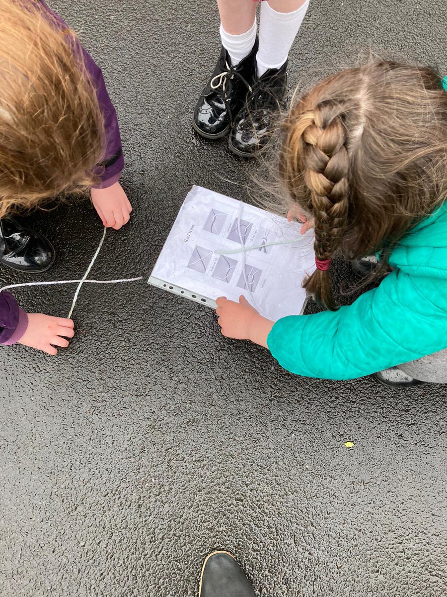 StCharlesGla's tweet photo. P3a are learning to tie #Knots. Today they were making a #ReefKnot, a #CloveHitch and a #SheetBend in the rain. Bad weather doesn’t stop our #OutdoorLearning. @OutdoorClassDay https://t.co/8ClY600pNd