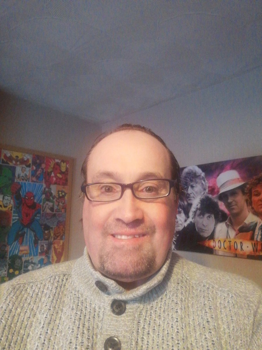 Good afternoon everyone's I had a good shave and that will please my family and friends very much because my mother don't like me having a beard on because she side goatee beard looks better on you and that want my mum said. Yes I do feels better without my full beard on indeed.