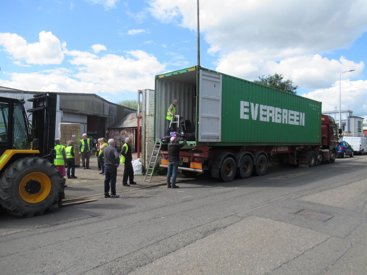 We've just shipped a container for local charity @EdinDirectAid from Edinburgh to Syrian refugees in Lebanon. It contained humanitarian aid and vital school and hospital supplies.  We're always so impressed by the dedication and had work of the charity and their amazing team🤩