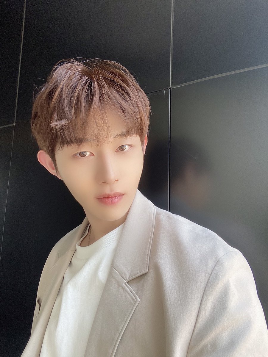 ciipher_italia's tweet photo. [#탄]{Tan} È tutto verde~

#ciipher  #ciipheritalia #싸이퍼 #현빈 #문현빈 #탄 #최석원 #휘 #김병근 #케이타 #태그 #염태균 #도환 #길도환 #원 #박성원 #비 #정지훈 #tanciipher https://t.co/VIK2ppIftQ