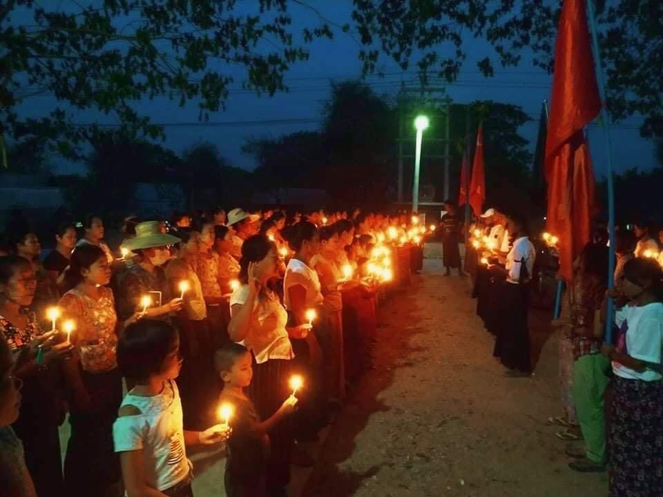 klatpri's tweet photo. A candlelight vigil was held Watlet this evening to demand the emergence of federal union, the release of all detainees. They also prayed for the fallen heroes during spring revolution. #WhatsHappeningInMyanmar #MilkTeaAlliance #May20Coup  #MindatIDPCamp https://t.co/Gm9Yn986ba