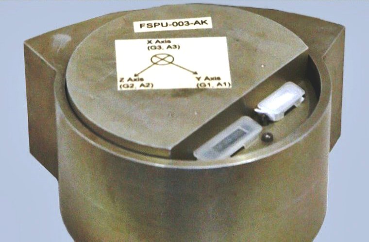 Amitraaz's tweet photo. #AKASH MISSLE Fiber-optic sensor Package Unit (#FSPU).
- The FSPU is mounted in section 3A of the missile.
- FSPU consists of 3 rate gyros, 3 accelerometers and associated electronics.
- Package measures 3 angular rates corresponding to pitch, Yaw and Roll. https://t.co/qTsgX2DteS