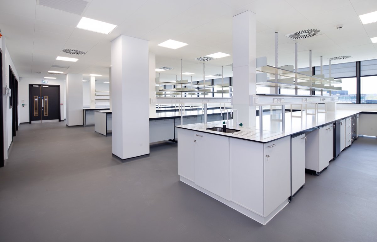 OxfordSciEnt's tweet photo. Our portfolio company @theolytics is the first tenant to move into our newly refurbished Sherard Building on the @OxfordSciencePK 🥳
We still have some space left within the building, contact
@Bidwells for information.
📽️Tour: https://t.co/Aa7El2dfou
#property #oxfordscience https://t.co/gKTKwkq67z