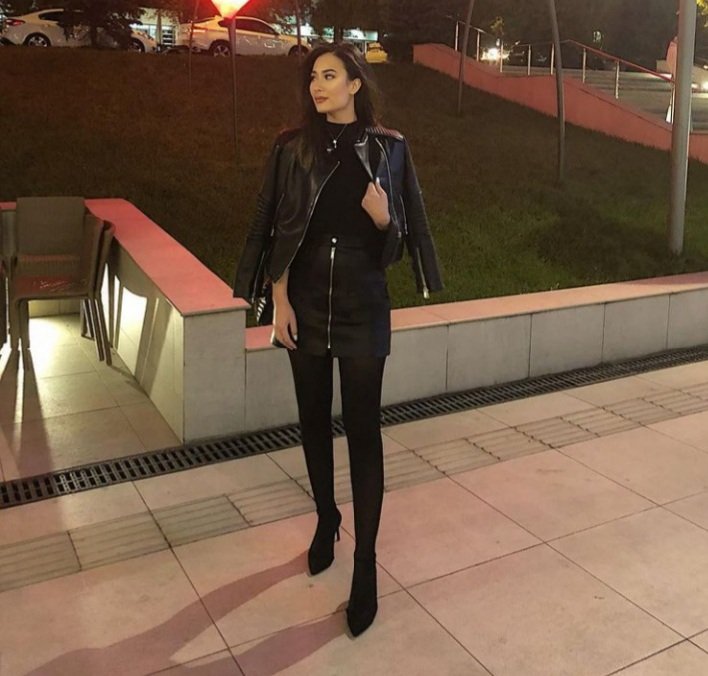 Нөхөртэй болохоороо гарч ор, нарги цэнгэ, загасанд яв, хөл бөмбөгөө үз, пивоо уу гэдэг эхнэр болноо 😊😊😊