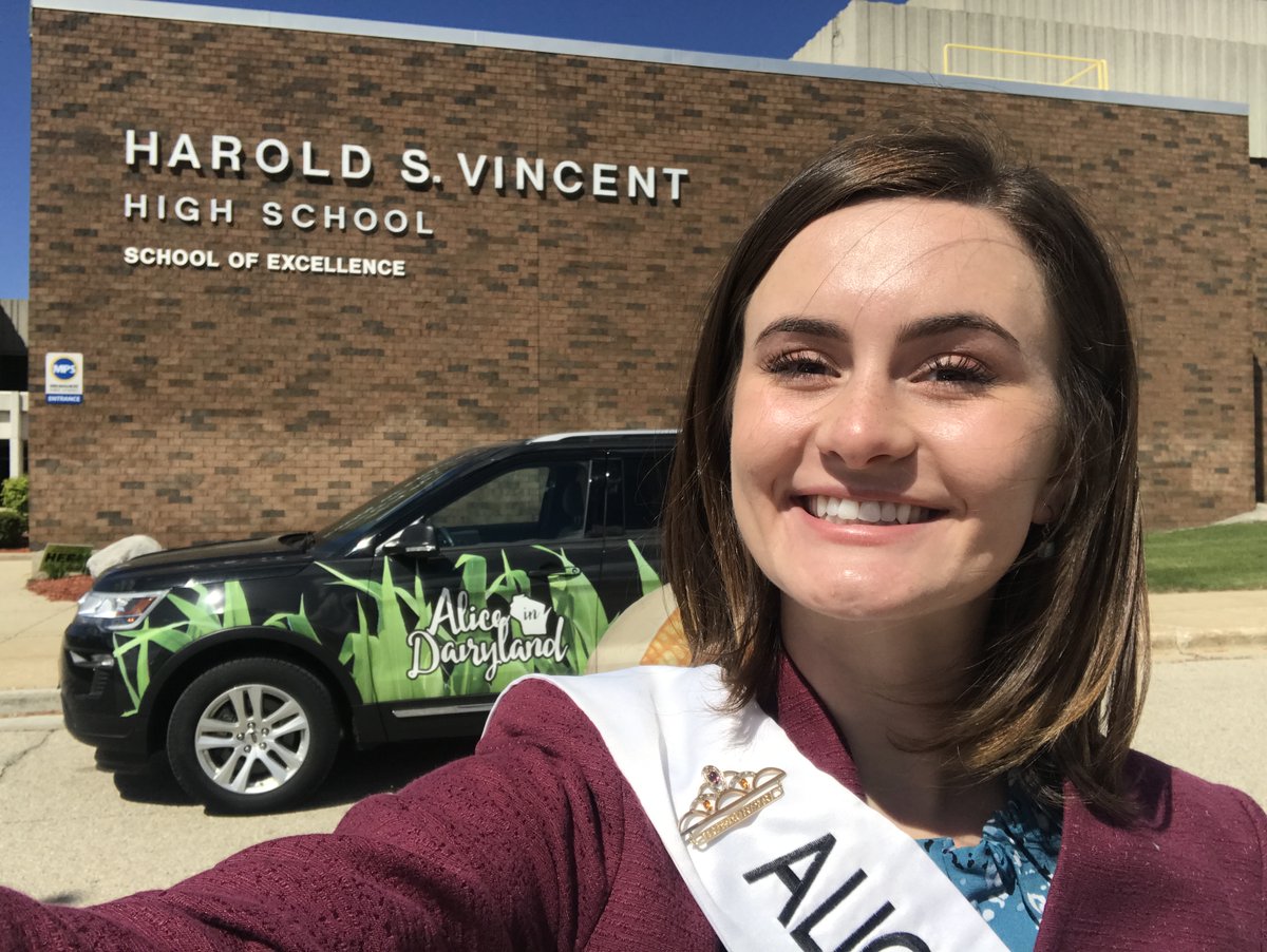Alice_Dairyland's tweet photo. Today is Wisconsin School Garden Day! 🎉

 Vincent High School has 6 teachers dedicated to educating youth about agriculture and allows kids in the inner city of Milwaukee to gain hands-on experience. 🐄🥕🌎

https://t.co/ubSgU9xAUv

#WiSchoolGardenDay #WiAgriculture #73rdAlice https://t.co/xUFw8RwvF9