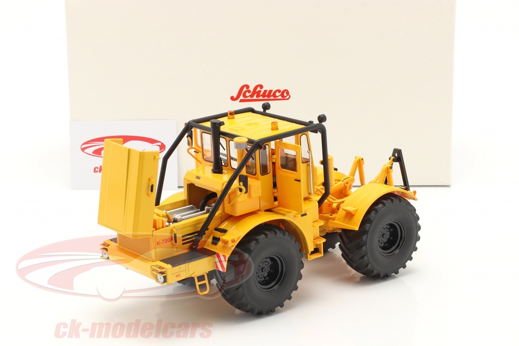 #Kirovets K-700 A Traktor Baujahr 1962-75 gelb #diecast #miniatures scale 1:32 by #Schuco chec out ck-modelcars.de/de/schuco-1-32… 👍👍👍👍👍
