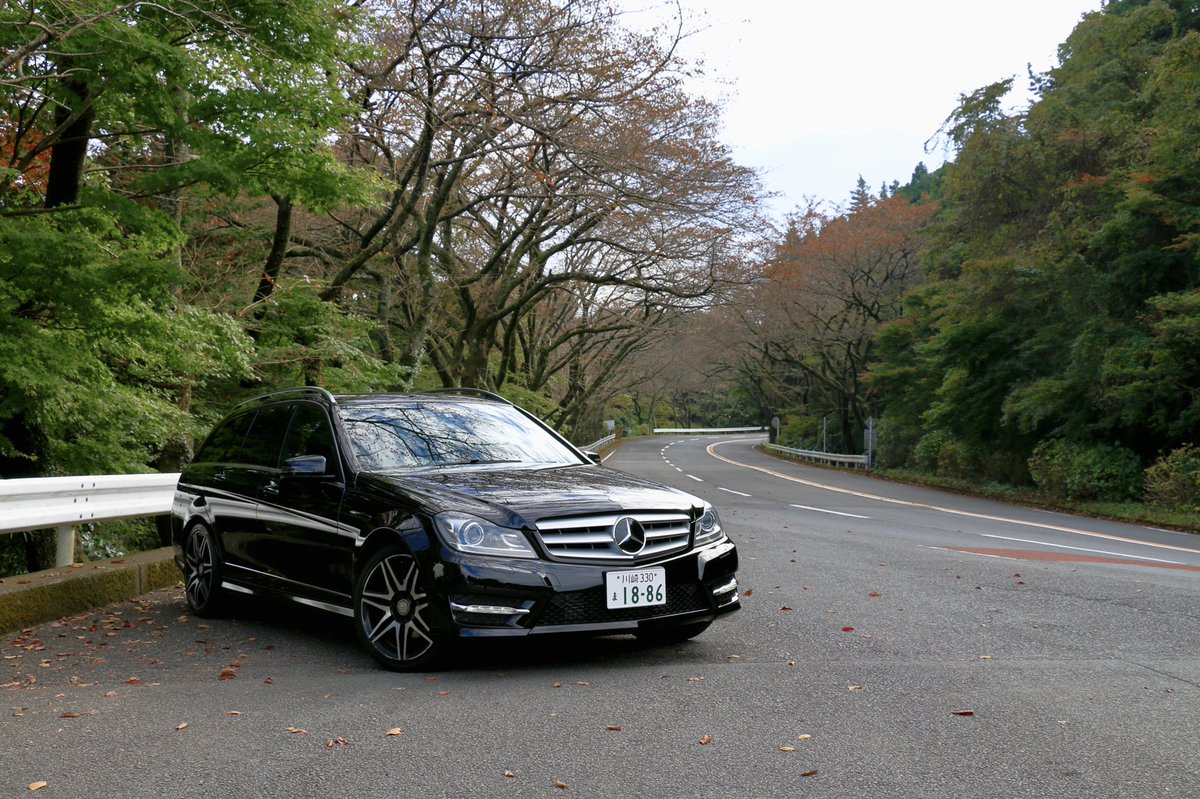 AudiTDI2000's tweet photo. 丁度1年前にやって来た人生で初めての車。
この1年で多くの友達を乗せたり、色々な場所に車を走らせたな〜　無謀だけど車中泊なんかも行きました😆
これからもよろしくお願いします🙂
ちなみに1年間で2万キロ走りました♪
#メルセデスベンツ #初めての https://t.co/JRz35bqcO7