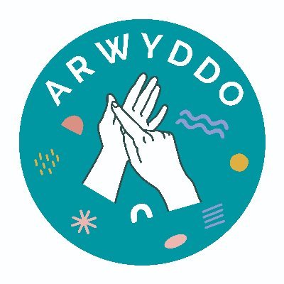 BusnesGwynedd's tweet photo. Lovely to read recently that Lois Hughes from Pwllheli has followed her dream and set up her own business, @AppArwyddo having hadsupport from @LleolN – well done Lois and congratulations https://t.co/icLomdutQo 👏👏 @CyngorGwynedd @gwyneddbusnes @CylchgrawnGolwg https://t.co/mMqrZ0Bq4b