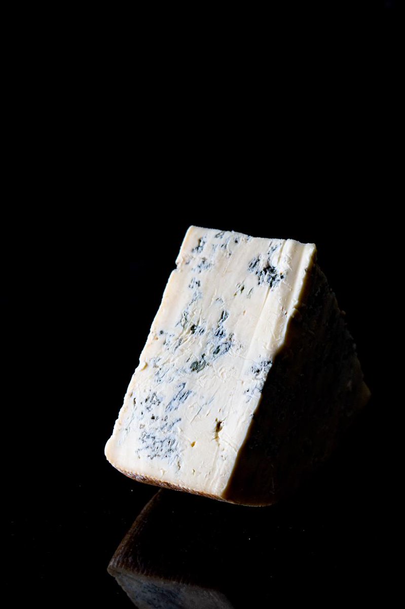 Lactography's tweet photo. Haz probado el queso azul Gorgonzola DOP? Hecho en Italia es un queso cremoso, con notas minerales y dulces. 

Esta semana lo tenemos en existencia. Detalles en nuestra pagina de internet: https://t.co/97d1dJIKg3 https://t.co/cq9VJN436O