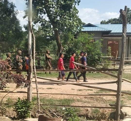 DEMOSO, Karenni (Kayah) State:

Terrorists (Myanmar security forces) violently abducted a protest leader and 4 youth villagers from 6th miles model village, Kayaw Paing at 3pm. Terrorists broke the doors of houses and abducted them.

#May20Coup #WhatsHappeningInMyanmar