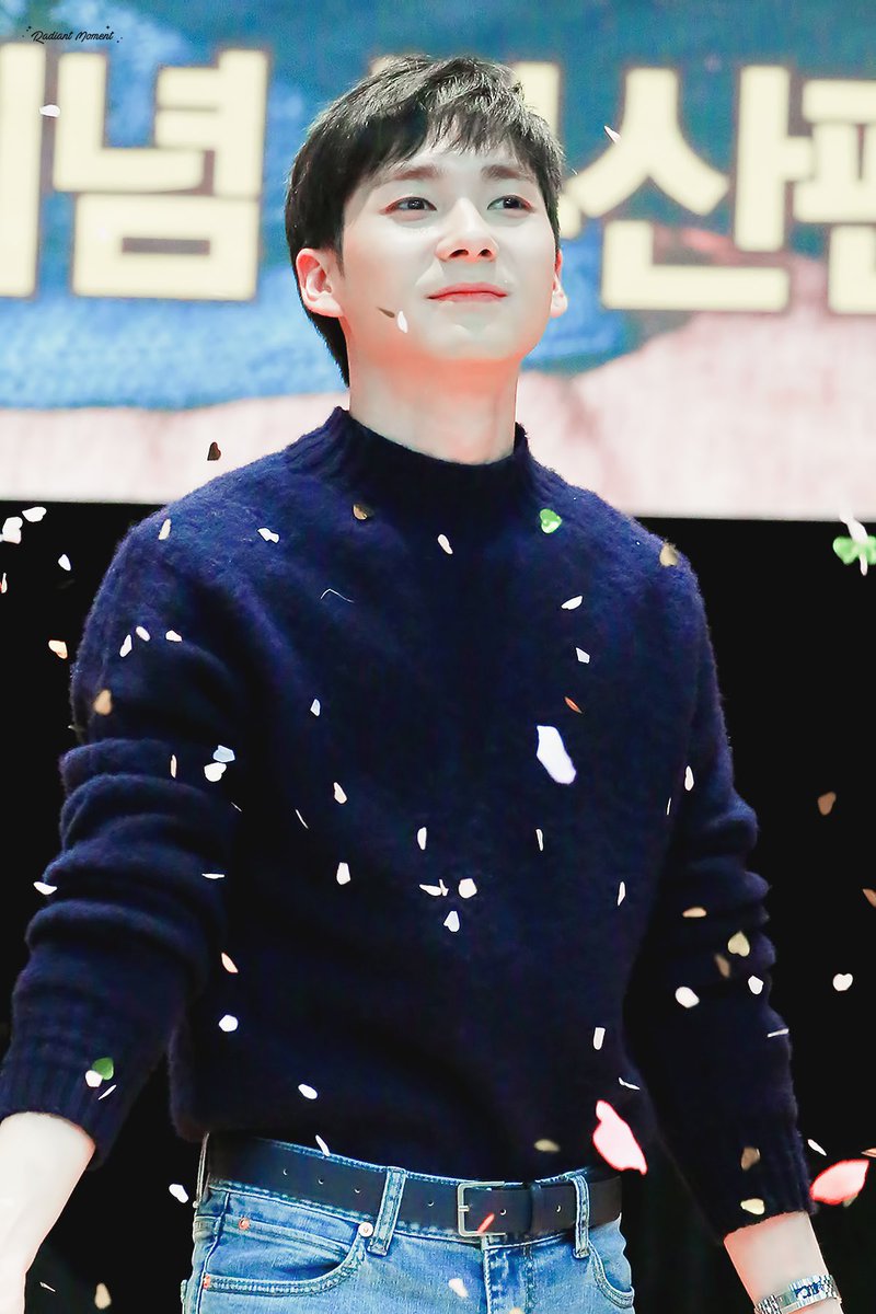 RADIANT_ARON's tweet photo. 벌써 네번째 함께하는 감사한 날❤️

2021 ARON DAY

#오월의_선물_곽아론 

#뉴이스트_기둥_곽아론_생일축하해
#HAPPY_LOVELY_RONDAY https://t.co/JrmZv6MDnD