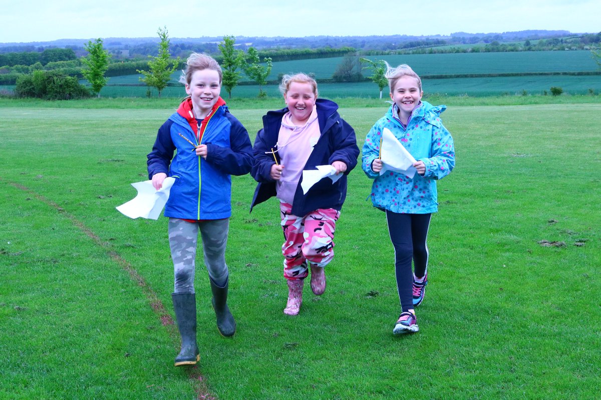 StSwithunsOL's tweet photo. @StSwithunsYear4 are embracing #OutdoorClassroomDay and learning all about compass bearings, working together and resilience.  Super effort! https://t.co/NqWYHETOzx