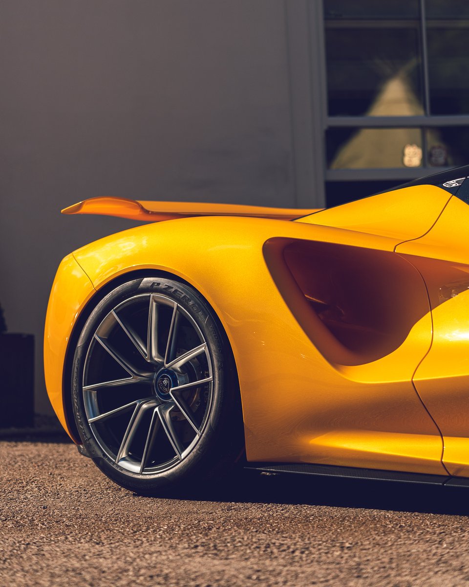 lotuscars's tweet image. If you could pick any colour for the Evija, what would it be? 🤔 We're at @CaffandMac this weekend, hope to see you there! 🤘 📸: @jordanbutters #ForTheDrivers