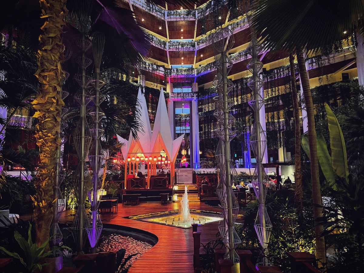 Let’s just say that we have the most amazing nights here at #paradisuscancun... Don’t you agree? #night #beautifulhotels #embraceyournature